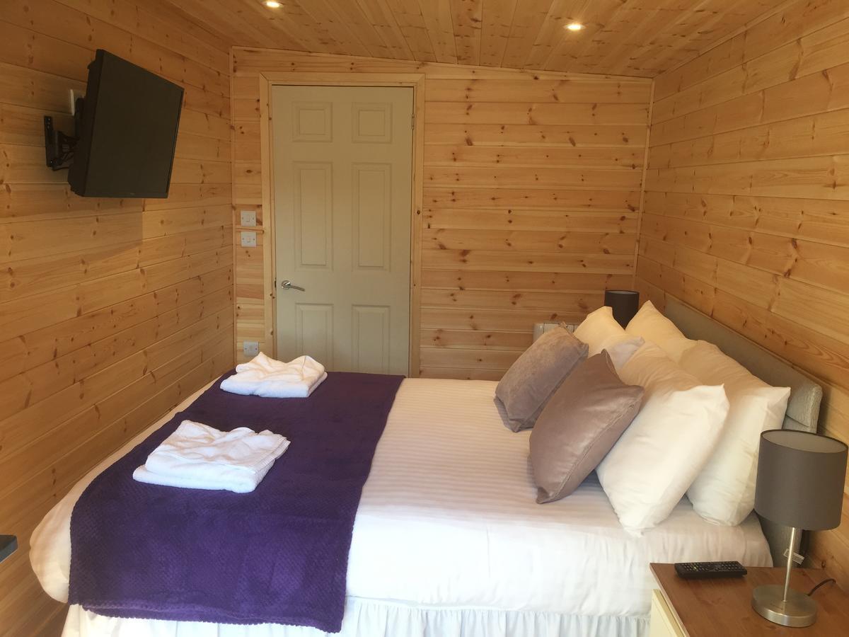 Romantic Getaway Luxury Wooden Cabin With Private Hot Tub And Bbq Aberystwyth Exterior photo